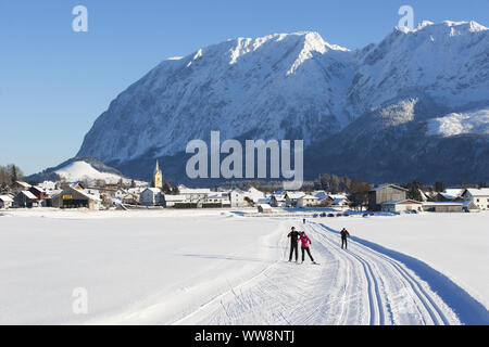 Langlaufloipe und Titel in der Nähe von Bad Mitterndorf, Salzkammergut, Steiermark, Österreich Stockfoto