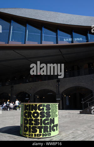 London, Großbritannien. 13. September 2019. Marketing für Kings Cross Design District in die Kohle Tropfen Hof. Credit: Mark Kerrison/Alamy leben Nachrichten Stockfoto