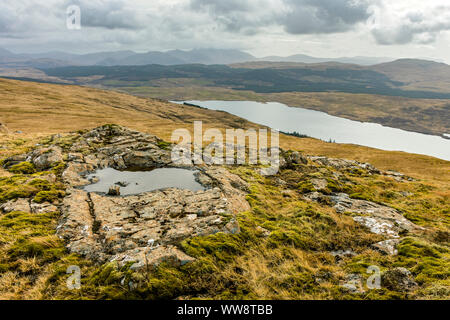 Die Ben mehr Hügel über Loch Frisa, von der Kante der Speinne Mòr, Isle of Mull, Schottland, Großbritannien Stockfoto