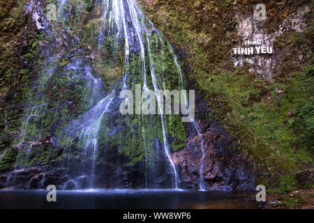 Thac Tinh Yeu Wasserfall, die in Hoang Lien Nationalpark liegt in der Nähe von Sapa Vietnam Asien Stockfoto