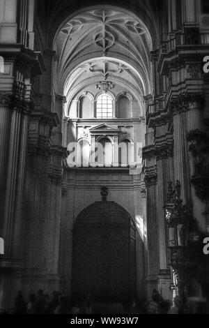 Das wunderschöne, handgefertigte Innere der Kathedrale von Granada, Granada, Spanien. Stockfoto