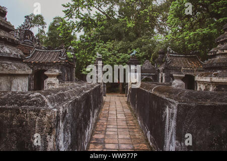 Grabstätte in der alten TU Hieu-Pagode in Hue, Vietnam Stockfoto