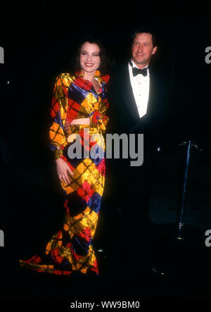 Century City, Kalifornien, USA, 7. Dezember 1994 Actres Fran Drescher und Schauspieler Charles Shaughnessy nehmen an der fünften jährlichen Feuer und Eis Ball die Revlon/UCLA Frauen Krebs Forschung Programm am 7. Dezember 1994 bei Twentieth Century Fox Studios in Century City, Kalifornien, USA zu profitieren. Foto von Barry King/Alamy Stock Foto Stockfoto