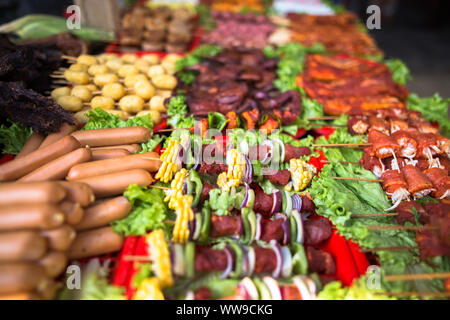 Lokale Straße Essen am Morgen Sonntag Markt in Bac Ha Lao Cai Vietnam Abschaltdruck Stockfoto