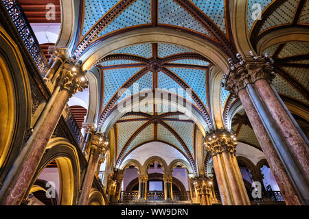 Dach Detail im Ticketing Hall des Chhatrapati Shivaji Maharaj Terminus, Mumbai, Indien, verkehrsreichsten Bahnhof stn der Stadt. Und ein UNESCO-Weltkulturerbe, geb.. Stockfoto