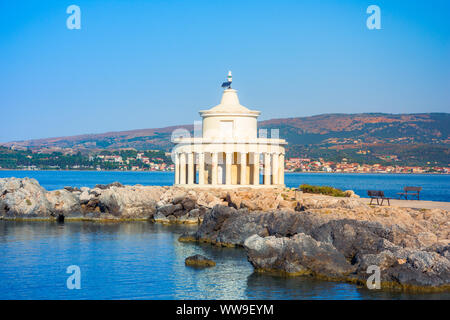 Herrlichem Blick auf den Leuchtturm von St. Theodor in Kefalonia, Griechenland Stockfoto