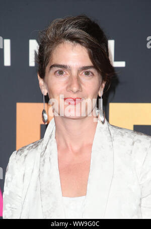 Los Angeles, Ca. 13 Sep, 2019. Gaby Hoffmann, im LA Premiere von Amazon "Transparente Musicale Finale" am Regal Cinemas L.A. Leben in Los Angeles, Kalifornien am 13. September 2019. Credit: Faye Sadou/Medien Punch/Alamy leben Nachrichten Stockfoto