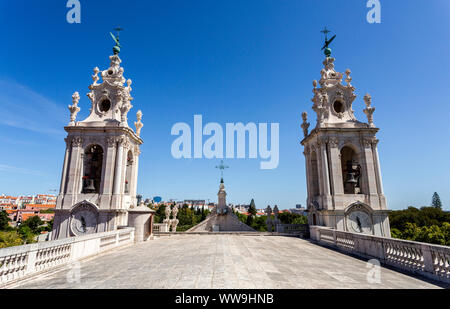 Die doppelte Uhrturm des späten Barock und Neoklassizismus Königlichen Basilika und Kloster von den Heiligsten Herzen Jesu, die im späten 18. Jahrhundert Stockfoto