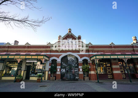 Fremantle, Western Australia - Aug 6 2019: Das Wahrzeichen Fremantle Markets ist ein öffentlicher Markt verkaufen Essen und Mode. Das Gebäude wurde um 189 erbaut Stockfoto