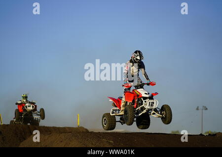 Monroe, Wisconsin - Juli 27th, 2019 Atv, Quad, und Dirt Bike Motokazie Rennen Wettbewerb von Minnesota statt einer Veranstaltung im Monroe County Fair. Stockfoto