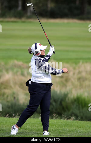 Das Team USA Lizette Salas am 15. Während die Viererspiele Match an Tag zwei des Solheim Cup 2019 in Gleneagles Golf Club, Auchterarder. Stockfoto