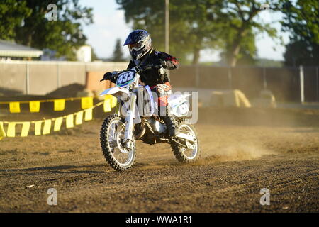 Monroe, Wisconsin - Juli 27th, 2019 Atv, Quad, und Dirt Bike Motokazie Rennen Wettbewerb von Minnesota statt einer Veranstaltung im Monroe County Fair. Stockfoto