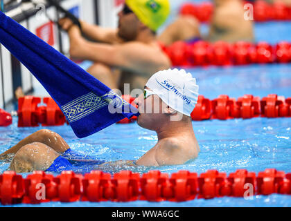 LONDON, VEREINIGTES KÖNIGREICH. 14 Sep, 2019. Siyazbek Kaliyev (KAZ) in MenÕs 50 m Ruecken s5 Heat 2 Während 2019 weltweit Para Schwimmen Allianz WM - Tag 6 - heizt in London Aquatics Center am Samstag, den 14. September 2019. LONDON ENGLAND. Credit: Taka G Wu/Alamy leben Nachrichten Stockfoto