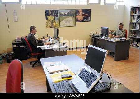 Meilenstein in Sorisole (Bergamo, Italien), Produktion von wissenschaftlichen Instrumenten für Labors Stockfoto