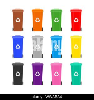 Set aus bunten Sortierung Abfall Container mit Recycling Zeichen. Sammlung von Getränkedosen auf weißem Hintergrund. Flache Vector Illustration. Stock Vektor