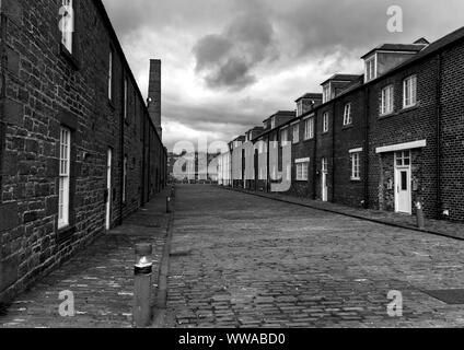 Chandlers Lane, Dundee, Schottland - eine historische Straße mit regeneriert Gehäuse Stockfoto