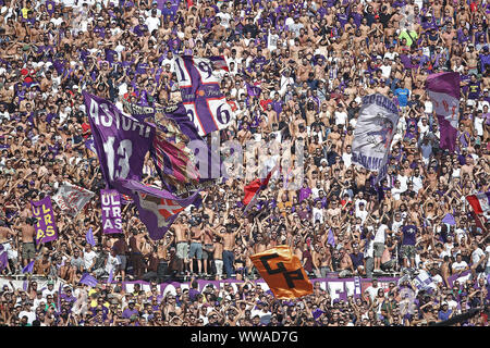 Florenz, Italien. 14 Sep, 2019. Fiorentina Unterstützer während der Serie ein Match zwischen Fiorentina und Juventus im Stadio Artemio Franchi, Florenz, Italien am 14. September 2019. Foto von Luca Pagliaricci. Nur die redaktionelle Nutzung, eine Lizenz für die gewerbliche Nutzung erforderlich. Keine Verwendung in Wetten, Spiele oder einer einzelnen Verein/Liga/player Publikationen. Credit: UK Sport Pics Ltd/Alamy leben Nachrichten Stockfoto