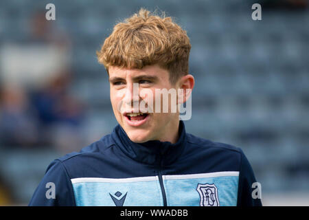 Dens Park, Dundee, Schottland, Großbritannien. 14. September 2019;;;;;;;; Schottische Meisterschaft, Dundee Football Club gegenüber Alloa Athletic; Finlay Robertson von Dundee während der Aufwärmphase vor dem Spiel - Redaktionelle Verwendung Credit: Aktion Plus Sport Bilder/Alamy leben Nachrichten Stockfoto