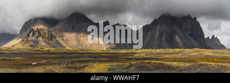 Vestrahorn Bergpanorama auf stokksnes Cape in Island Stockfoto