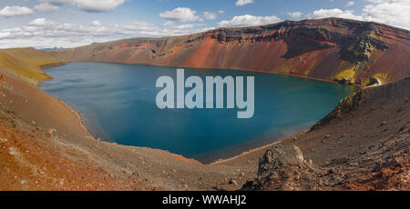 Ljotipollur See Panorama in Landmannalaugar, Island Stockfoto