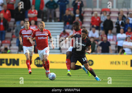 Middlesborough, Großbritannien. 14 Sep, 2019. Middlesbrough von Anfernee Dijksteel in Aktion mit der Lesung Lucas Boye während der Sky Bet Championship Match zwischen Middlesbrough und Lesung im Riverside Stadium, Middlesbrough am Samstag, dem 14. September 2019. (Credit: Mark Fletcher | MI Nachrichten) nur die redaktionelle Nutzung, eine Lizenz für die gewerbliche Nutzung erforderlich. Foto darf nur für Zeitung und/oder Zeitschrift redaktionelle Zwecke Credit: MI Nachrichten & Sport/Alamy Live News Credit: MI Nachrichten & Sport/Alamy Live-Nachrichten verwendet werden. Stockfoto