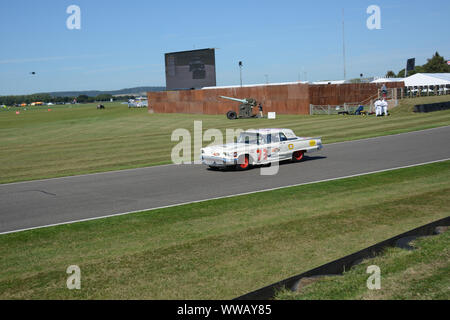 Goodwood Revival 13. September 2019 - St Mary's Trophy - 1959 Ford Thunderbird angetrieben von Romain Dumas Stockfoto