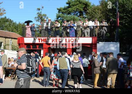 Goodwood Revival 13. September 2019 - streckenseitige Bar/Pub Stockfoto