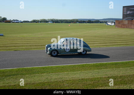 Goodwood Revival 13. September 2019 - St Mary's Trophy - 1953 Jowett Javelin angetrieben von Julian Crossley Stockfoto