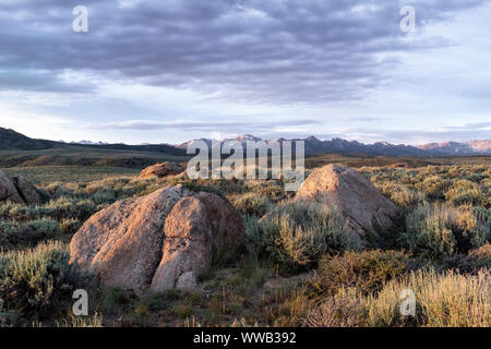 WY 03893-00 ... WYOMING - Ansicht der Wind River Range vom Lander Cutoff Emigrant Trail Road in Sublette County Teil der Great Divide Mountain Bi Stockfoto