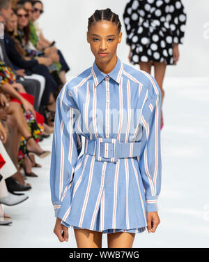 New York, NY-Sept 09, 2019: Janaye Furman geht der Start- und Landebahn im Carolina Herrera Frühling Sommer 2020 Fashion Show Stockfoto