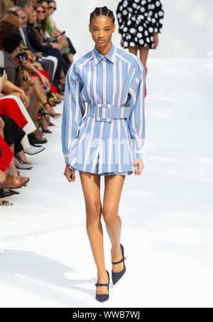 New York, NY-Sept 09, 2019: Janaye Furman geht der Start- und Landebahn im Carolina Herrera Frühling Sommer 2020 Fashion Show Stockfoto