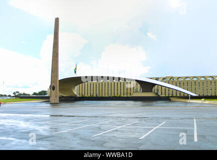 Foto des akustischen shell Denkmal, das in der Herzog von caxias Platz im städtischen militärischen Bereich in Brasilia befindet. Stockfoto