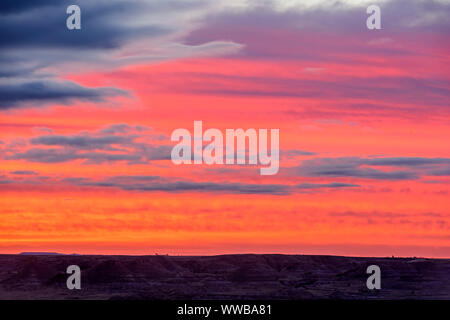Sonnenuntergang Himmel über den Badlands von Buck Hill, Theodore Roosevelt National Park (Südafrika), North Dakota, USA Stockfoto