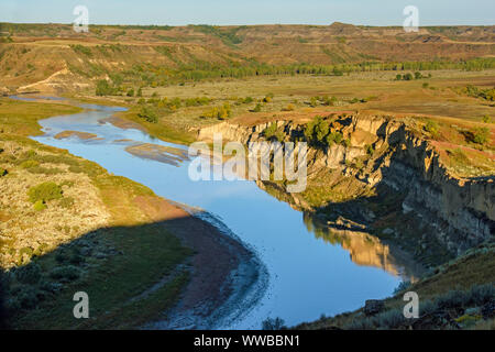 Little Missouri River Valley im Spätsommer, Theodore Roosevelt National Park (Südafrika), North Dakota, USA Stockfoto