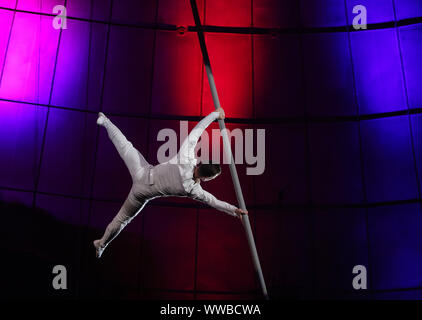 Kiew, Ukraine. 14 Sep, 2019. Nationalcircus der Ukraine präsentiert seine neue Show in Kiew, Ukraine, September 14, 2019 Credit: sergii Kharchenko/ZUMA Draht/Alamy leben Nachrichten Stockfoto