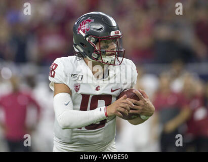 Houston, Texas, USA. 13 Sep, 2019. Die Washington State Cougars quarterback Anthony Gordon (18) während eines NCAA Football Spiel zwischen den Houston Cougars und die Washington State Cougars an NRG Stadion in Houston, Texas, am 13. September 2019. Credit: Scott Coleman/ZUMA Draht/Alamy leben Nachrichten Stockfoto