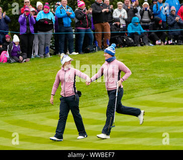 Auchterarder, Schottland, Großbritannien. 14. September 2019. Samstag nachmittag Fourballs Spiele in 2019 Solheim Cup am hundertjährigen Kurs in Gleneagles. Abgebildet; Caroline Masson von Team Europe reagiert nach dem Gewinn des 10. Loch. Iain Masterton/Alamy leben Nachrichten Stockfoto