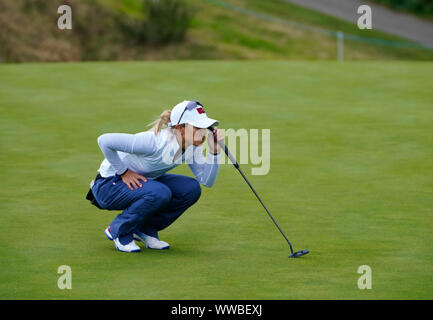 Auchterarder, Schottland, Großbritannien. 14. September 2019. Samstag nachmittag Fourballs Spiele in 2019 Solheim Cup am hundertjährigen Kurs in Gleneagles. Abgebildet; Danielle Kang von Team USA. Iain Masterton/Alamy leben Nachrichten Stockfoto