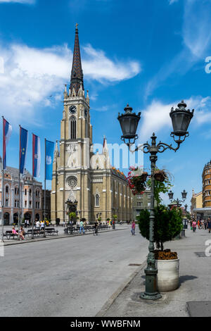 NOVI SAD, Serbien - 7. Juli, Novi Sad - Liberty Square am Tag der Ausfahrt Festival. Novi Sad ist die zweitgrößte Stadt in Serbien, 1895 erbaut. Novi Sa Stockfoto