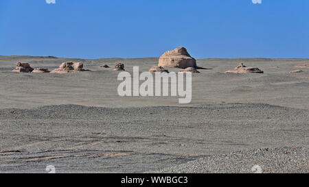 Gruppe der ruinierten buddhistischen Stupas-Schreine-Tempel. Antike Stadt Miran-Ruoqiang County-Xinjiang-China-0479 Stockfoto