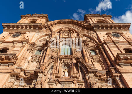 Fassade des barocken Stil Compania de Jesus Kirche, Plaza de Armas Hauptplatz, Cusco, Peru. Stockfoto