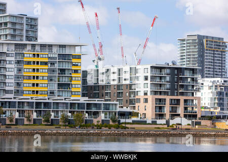 Rhodes, Sydney, Konstruktion und Entwicklung von Rhodos, einem Vorort von Sydney, die High Rise residential Entwicklung und Eigentum Entwicklung gesehen hat Stockfoto
