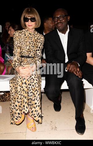 London, Großbritannien. 14 Sep, 2019. Anna Wintour und Edward Enninful besuchen Mode für Relief und Landebahn im Britischen Museum in London Fashion Week. London, Großbritannien. 15/09/2019 | Verwendung der weltweiten Kredit: dpa Picture alliance/Alamy leben Nachrichten Stockfoto