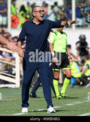 Florenz, Italien. 14 Sep, 2019. FC Juventus' Head Coach Maurizio Sarri reagiert während der Serie ein Fußballspiel zwischen Fiorentina und Juventus in Florenz, Italien, Sept. 14, 2019. Credit: Alberto Lingria/Xinhua Quelle: Xinhua/Alamy leben Nachrichten Stockfoto