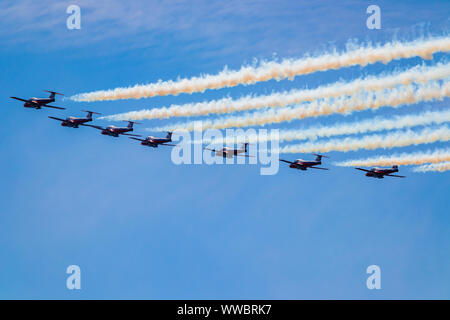 Royal Canadian Air Force Snowbirds fliegende Düsenjäger Ebenen in der 70. Jahrestag Canadian International Air Show. Stockfoto