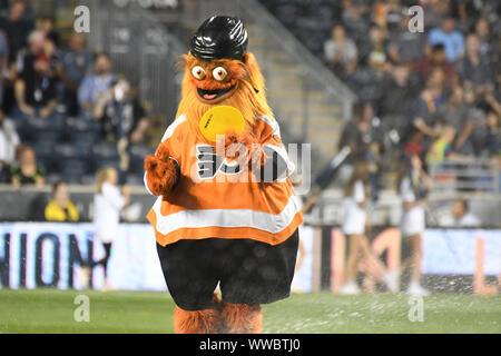 Chester, Pennsylvania, USA. 14 Sep, 2019. Der Philadelphia Flyers Maskottchen kiesig, führt für die Masse an der Übereinstimmung zwischen der Union und der LAFC bei Talen Energie Stadion in Chester, Pennsylvania Credit: Ricky Fitchett/ZUMA Draht/Alamy leben Nachrichten Stockfoto