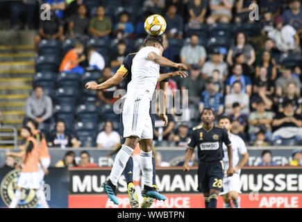 Chester, Pennsylvania, USA. 14 Sep, 2019. LAFC player, ADRIEN PEREZ (26), die in Aktion gegen die von der Union ALEJANDRO BEDOYA (11) während das Spiel im Talen Energie Stadion in Chester, Pennsylvania Credit: Ricky Fitchett/ZUMA Draht/Alamy leben Nachrichten Stockfoto