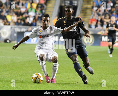 Chester, Pennsylvania, USA. 14 Sep, 2019. LAFC player, LATIF SEGEN (7) Aktion gegen die von der Union MARK MCKENZIE (4) während der Gleichen bei Talen Energie Stadion in Chester, Pennsylvania Credit: Ricky Fitchett/ZUMA Draht/Alamy leben Nachrichten Stockfoto