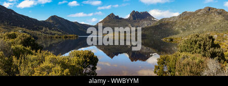 Panorama der schönen Berglandschaft, Dove Lake, Cradle Mountain NP, Tasmanien Stockfoto