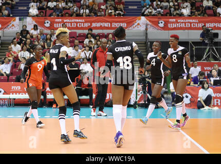 Hamamatsu, Japan. 15 Sep, 2019. Spieler von Kenia Feiern während der Round Robin Match zwischen Kenia und den Niederlanden in 2019 die Volleyball Frauen WM-Spiel in Hamamatsu, Japan, Sept. 15, 2019. Credit: Du Xiaoyi/Xinhua/Alamy leben Nachrichten Stockfoto